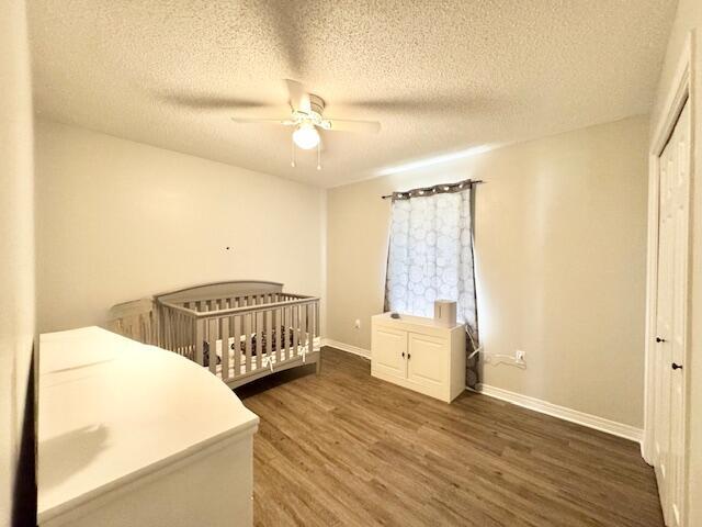 Building Photo - 422 Shoal Lake Dr