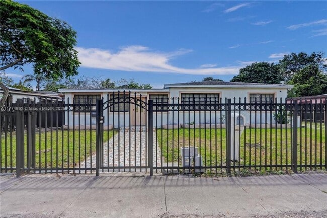 Primary Photo - 4 bedroom in North miami FL 33162