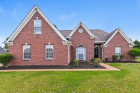 Building Photo - 4070 Amherst Dr