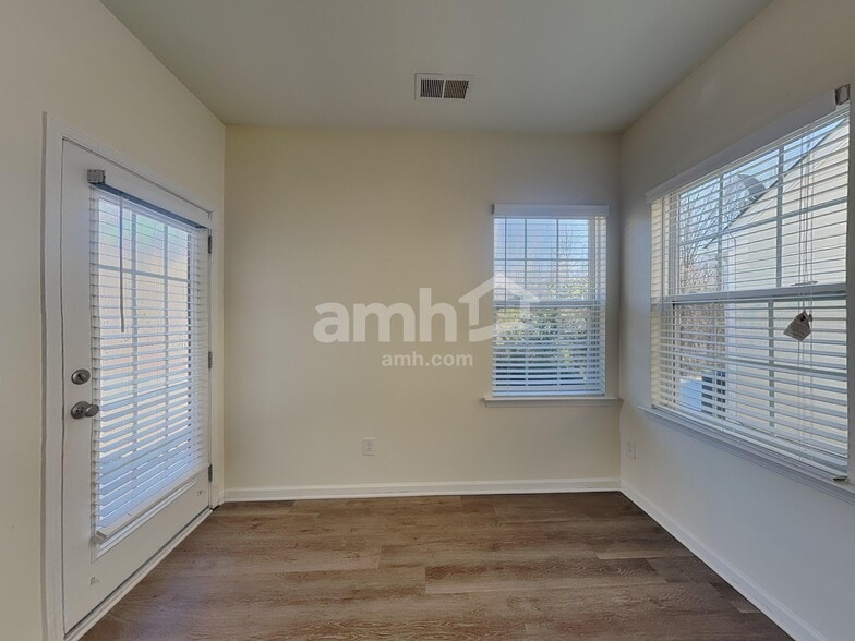 Building Photo - 10339 Samuels Way Dr