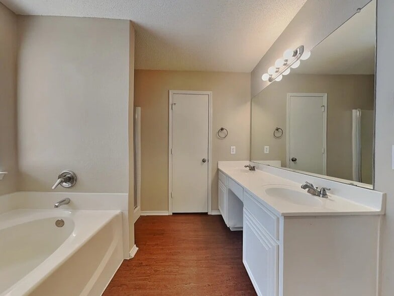 Building Photo - 8004 Mourning Dove Dr