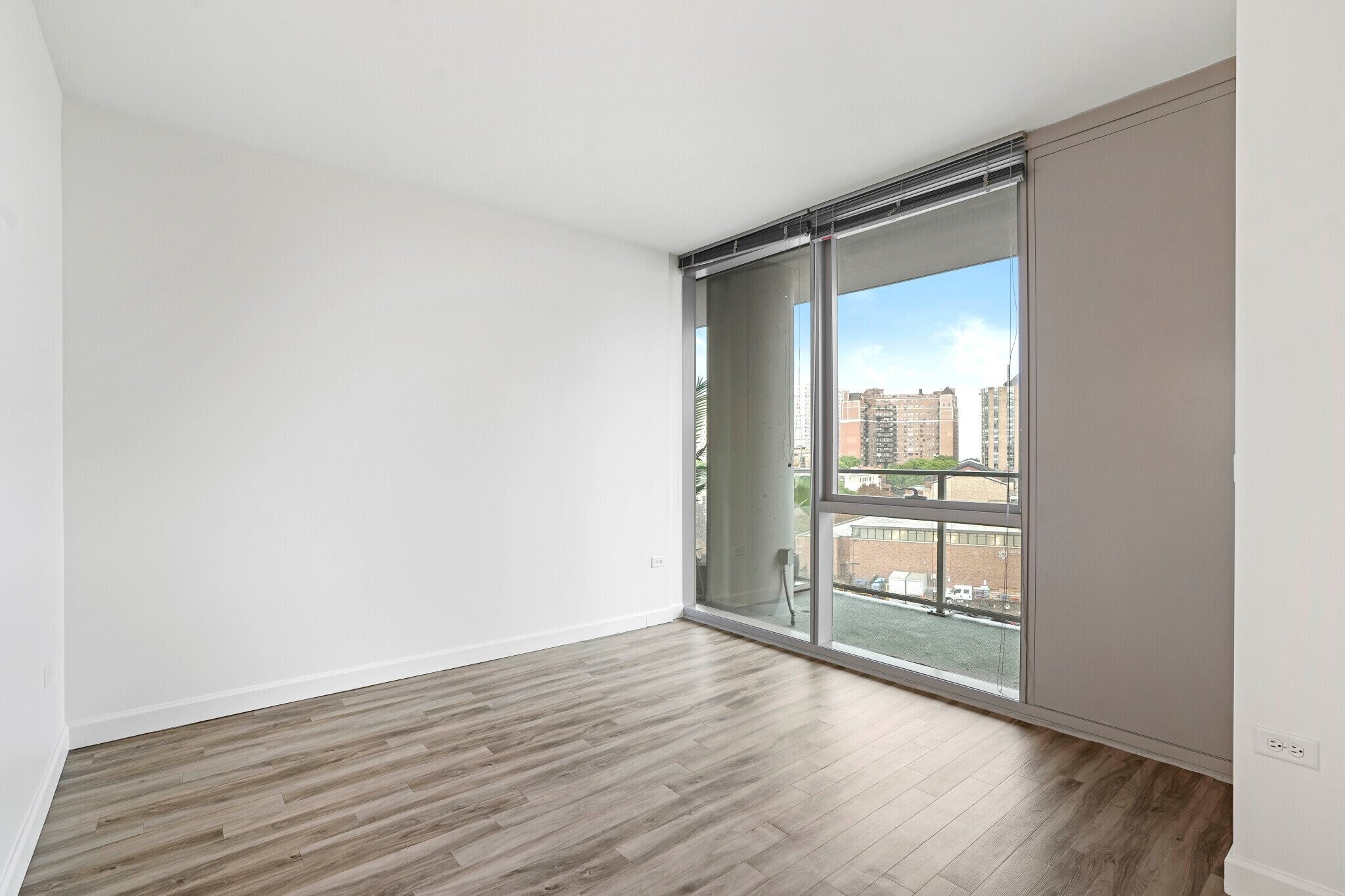 Building Photo - 3750 N Halsted St