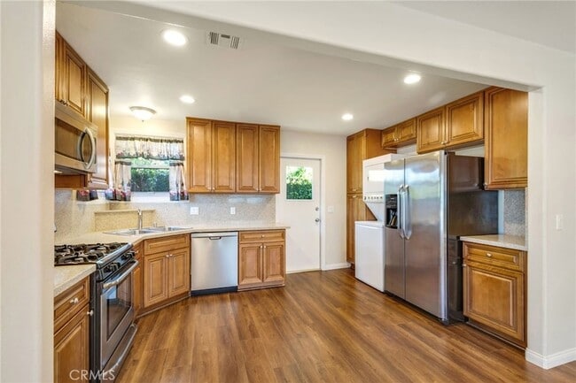 Building Photo - 2292 Orchard Dr