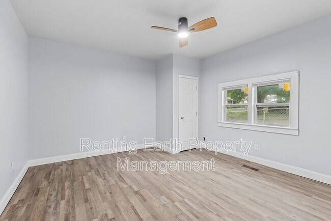 Building Photo - 500 61st St
