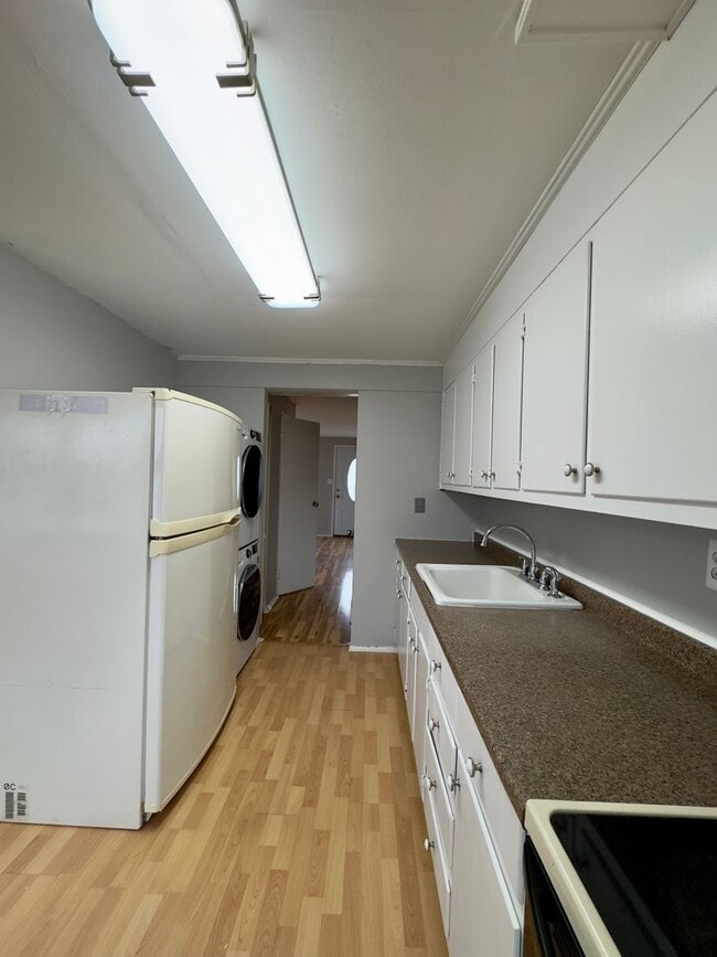 Building Photo - Charming 3 Bed/1.5Bath in Parkville, MD!
