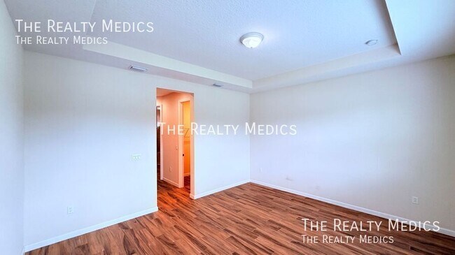 Building Photo - 1102 Victoria Hills Dr S