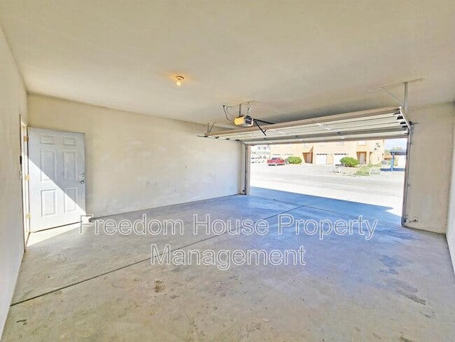 Building Photo - 1430 Star Rd