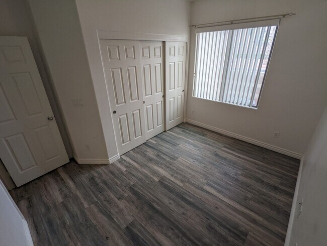 Building Photo - 8148 Slate Falls St