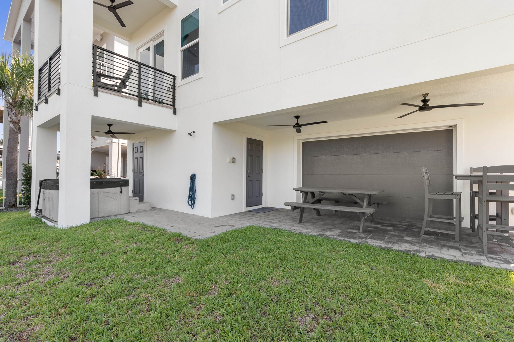 Building Photo - 3538 N Ocean Shore Blvd