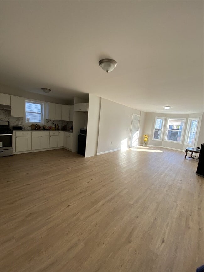 Building Photo - 109 Godwin Ave