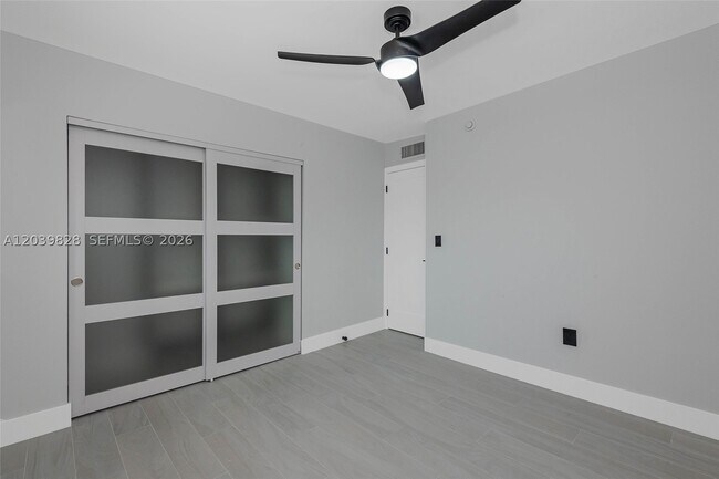 Building Photo - 6653 SW 140th Ave