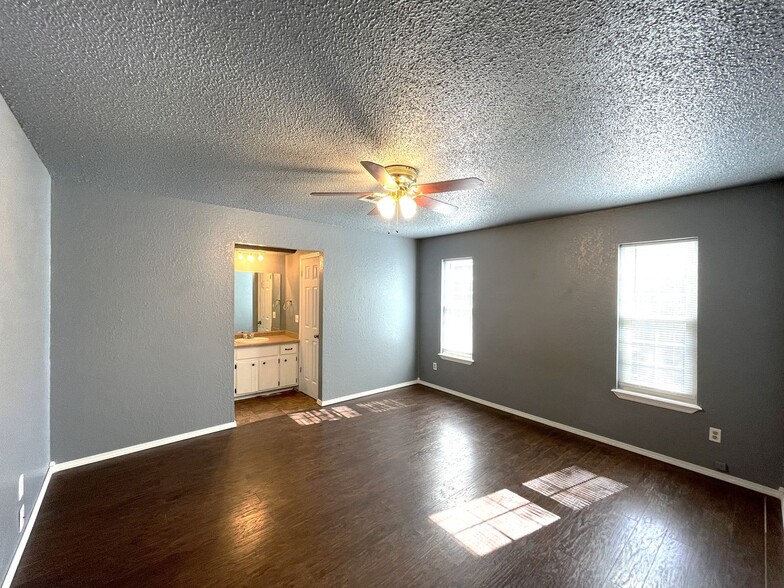 Building Photo - 5328 Coble St