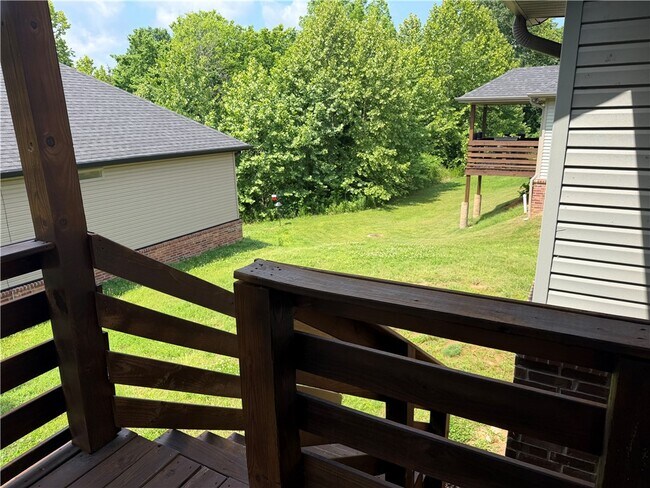 Building Photo - 2055 E Peppervine Dr