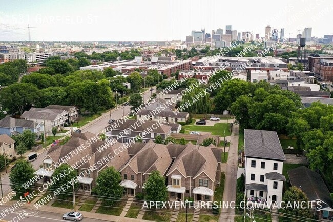 Building Photo - 531 Garfield St