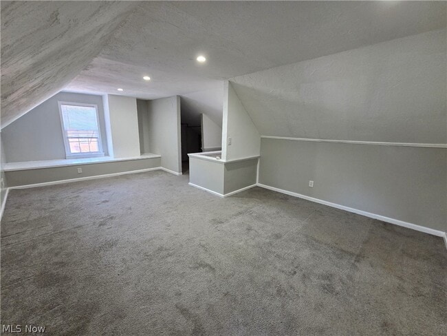 Building Photo - 1405 Villa Dr
