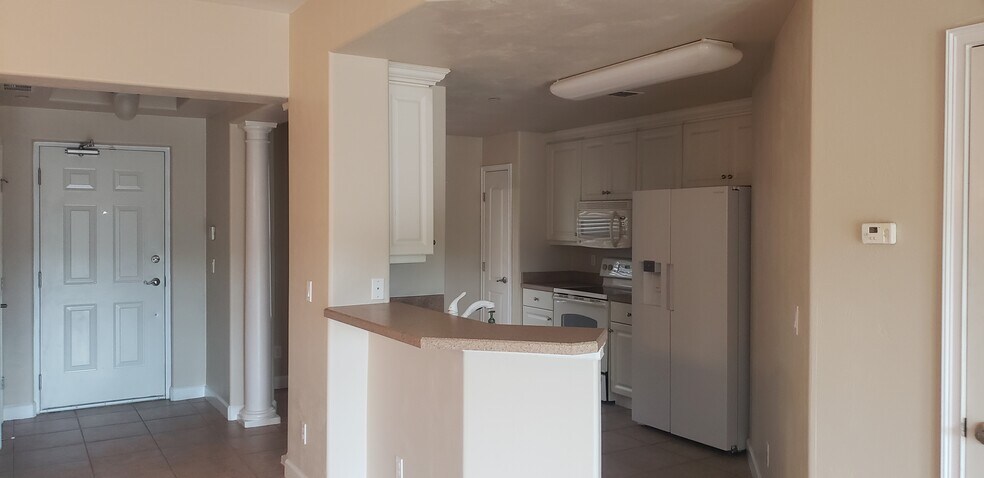 Building Photo - 424 Luna Bella Ln