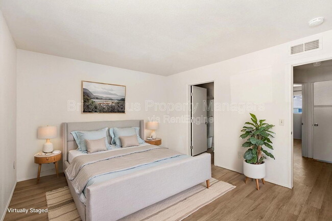 Building Photo - 7831 Rancho Fanita Dr