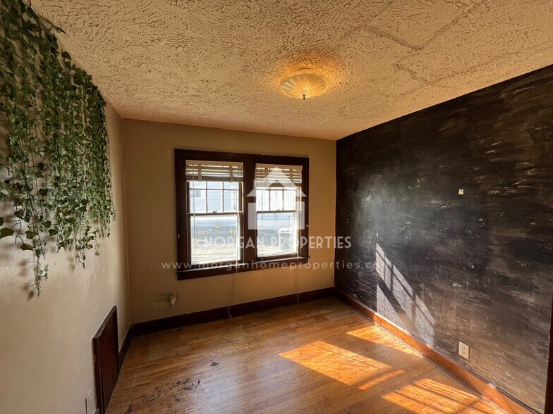 Building Photo - 129 Ringwood Way