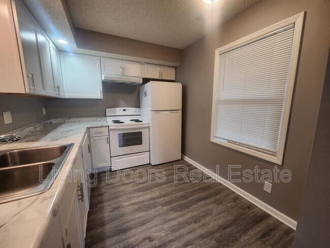 Building Photo - 660 S 20th St