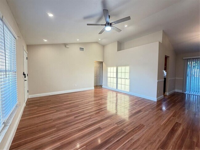 Building Photo - 221 Dempsey Way