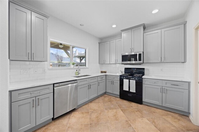 Building Photo - 8230 Nagy Hill St