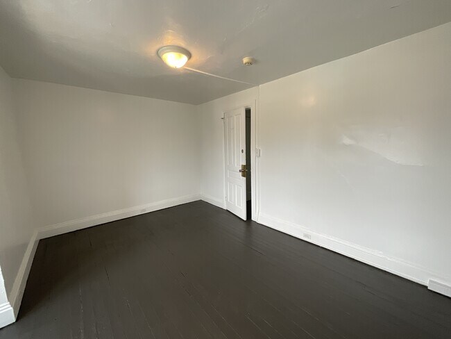 Building Photo - 286 W Jackson St