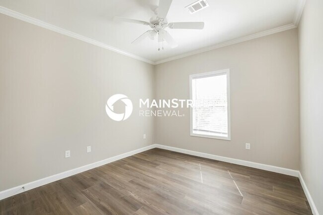 Building Photo - 4 Bedroom Pet-Friendly Home in North Port, FL with Main Street Renewal