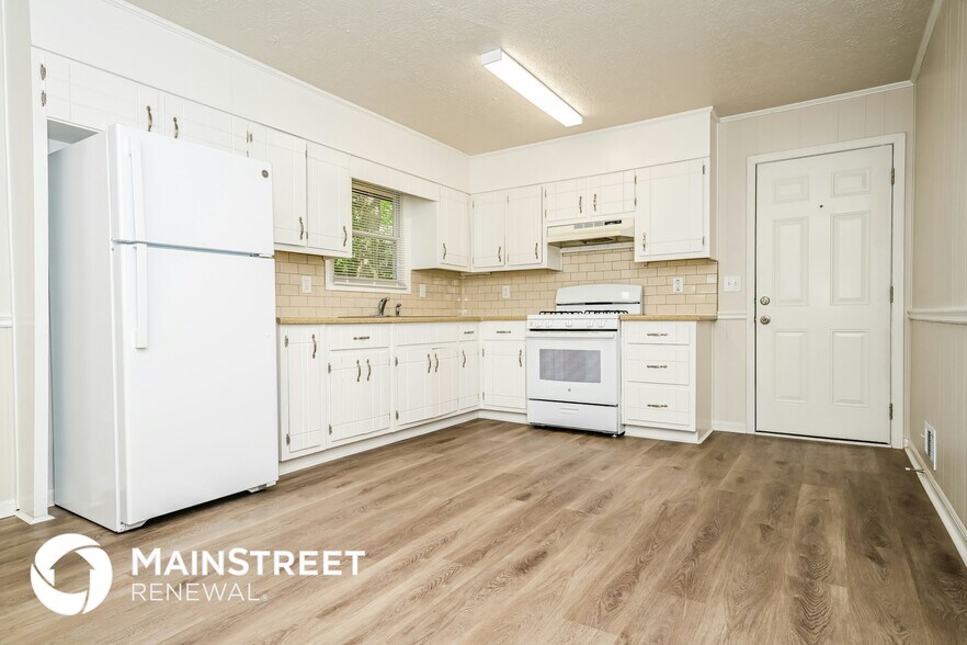 Building Photo - 5762 Northspring Dr