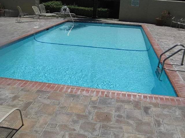 Building Photo - 615 Fredricks Ave