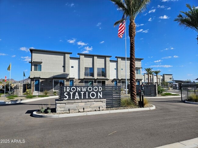 Building Photo - 651 N Ironwood Dr