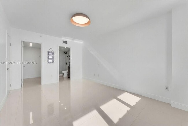 Building Photo - 800 Claughton Island Dr