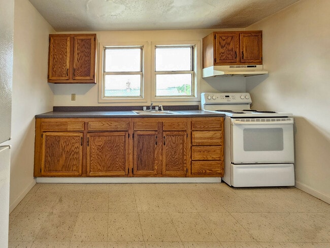 Building Photo - 54 Washington St