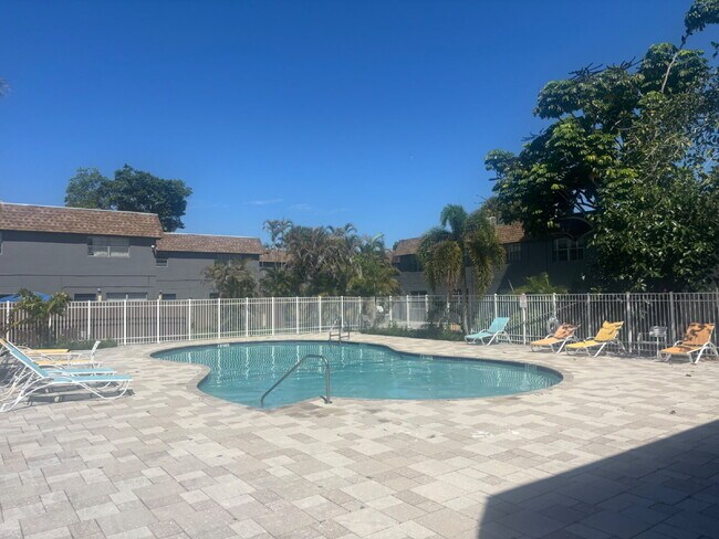 Building Photo - Charming 2-Bed Townhouse Retreat in Planta...