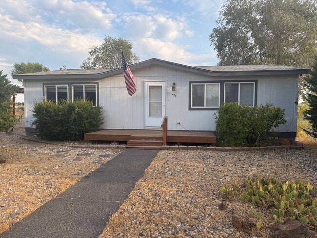 Primary Photo - Clean, cozy home in Soap Lake for Rent