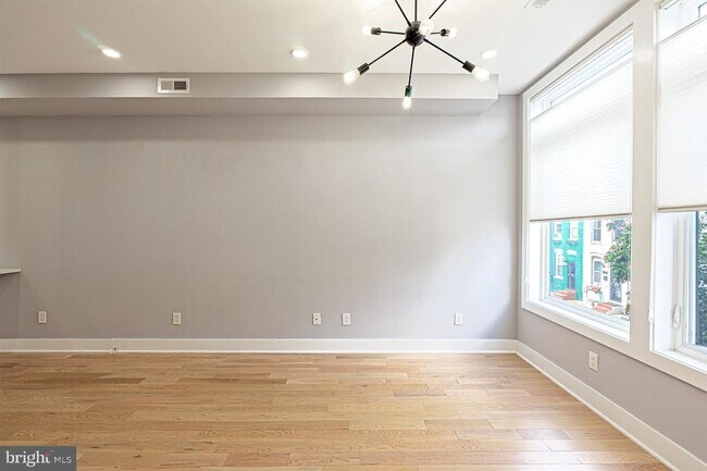 Building Photo - 1219 Wylie St NE