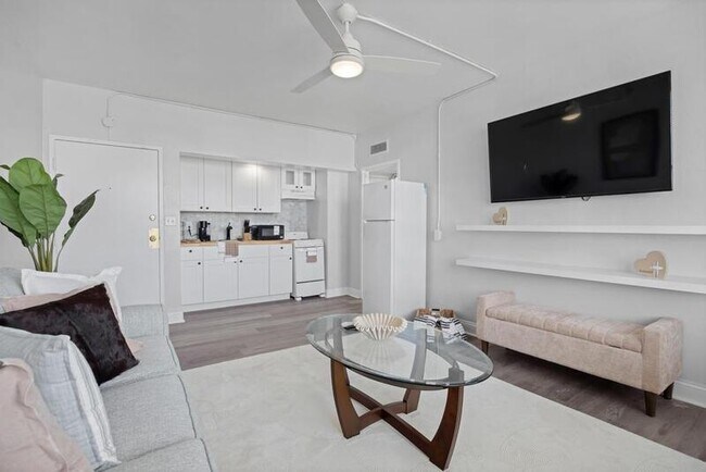 Building Photo - 311 W Ashley St