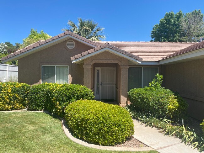 Building Photo - 1048 N 2100 W