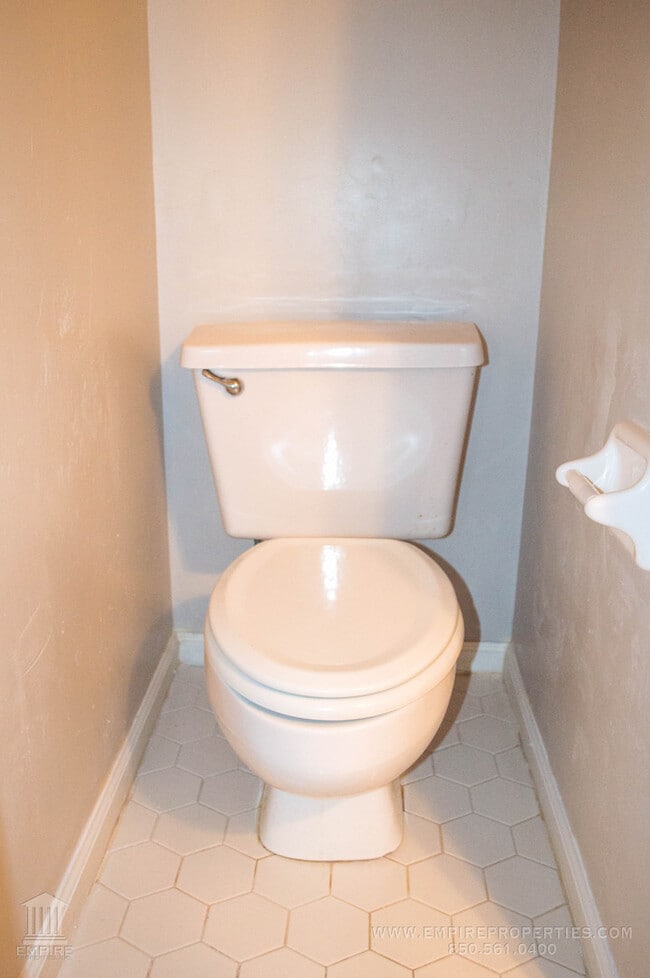 Building Photo - Beautiful Large home off of Mahan