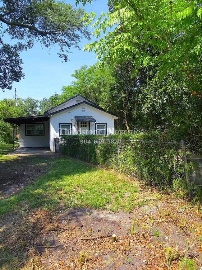 Building Photo - 2071 Southampton Rd