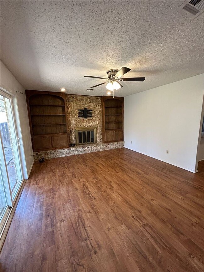Building Photo - 2304 NW 75th St
