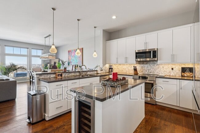 Building Photo - 1226 Grays Peak