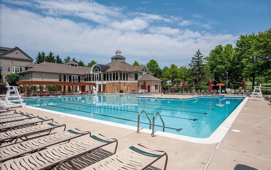 Building Photo - 6954 Ellingham Cir