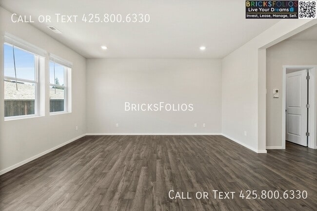 Building Photo - 1342 SW Pendleton Way