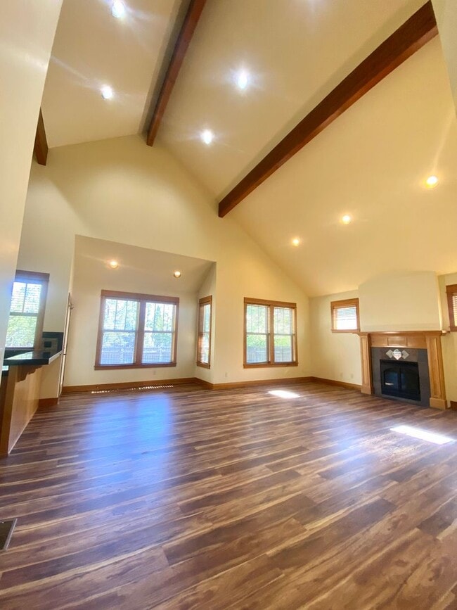 Building Photo - 2564 NW Shields Dr