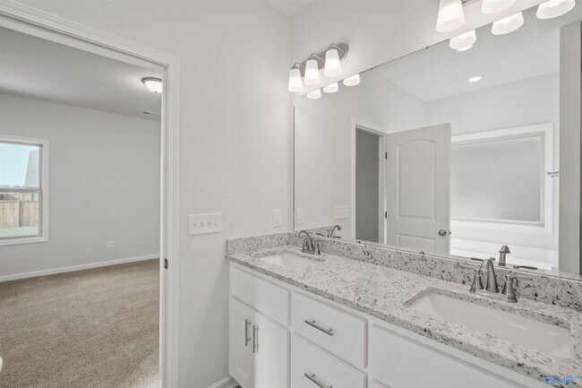 Building Photo - 4 Bedrooms in Hazel Green!!