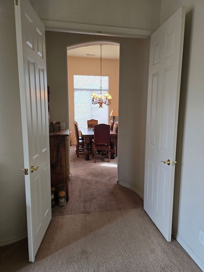 Building Photo - Furnished, Long-Term Rental - 6-12 Month Lease Option