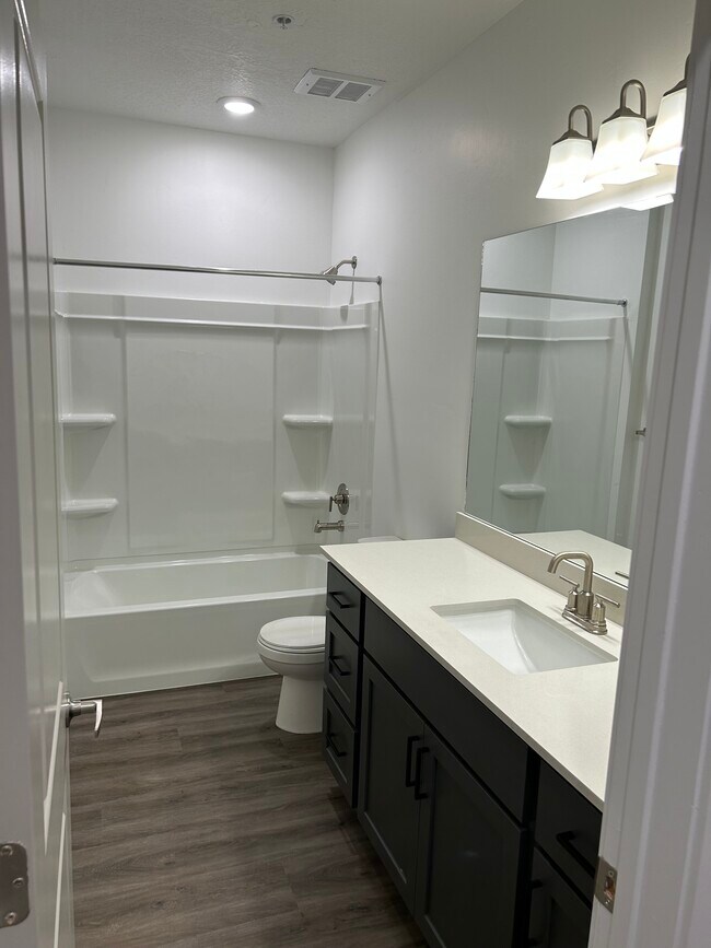 Building Photo - 891 S 2300 E