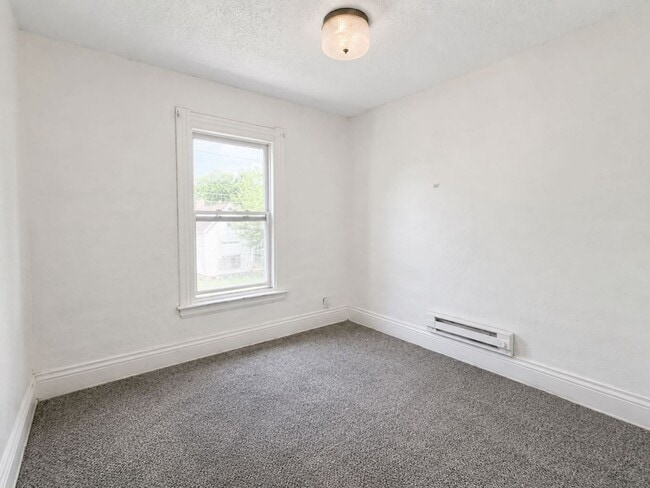 Building Photo - 1239 Norwood Ave