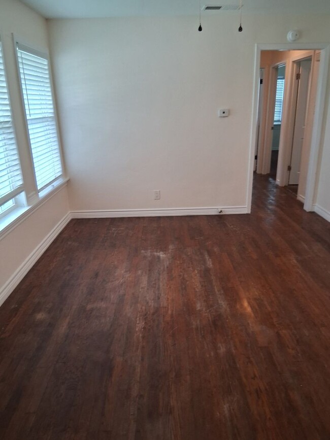 Building Photo - 1414 Alta Mira Dr