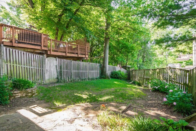 Building Photo - Updated 4 BD, 3.5 BA Stately Colonial on Kalmia RD in NW DC!!